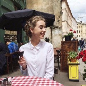 Meet your Posher, Kayla